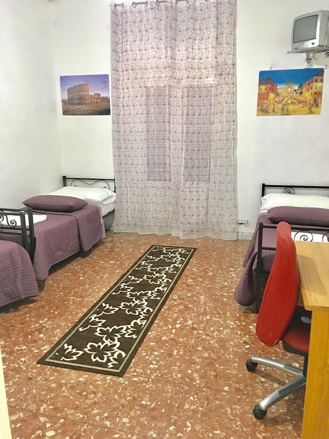 Hostal New Golden House *
